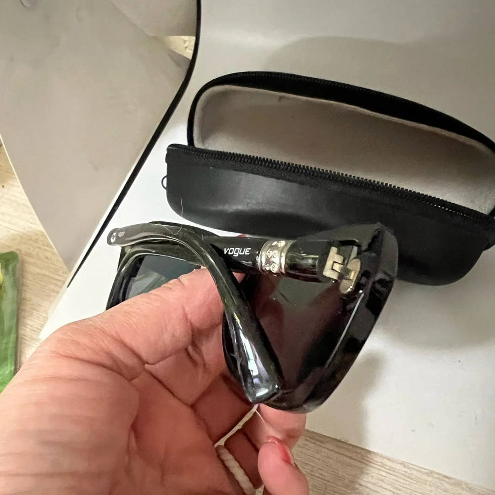 Vogue Black VR Headset Case